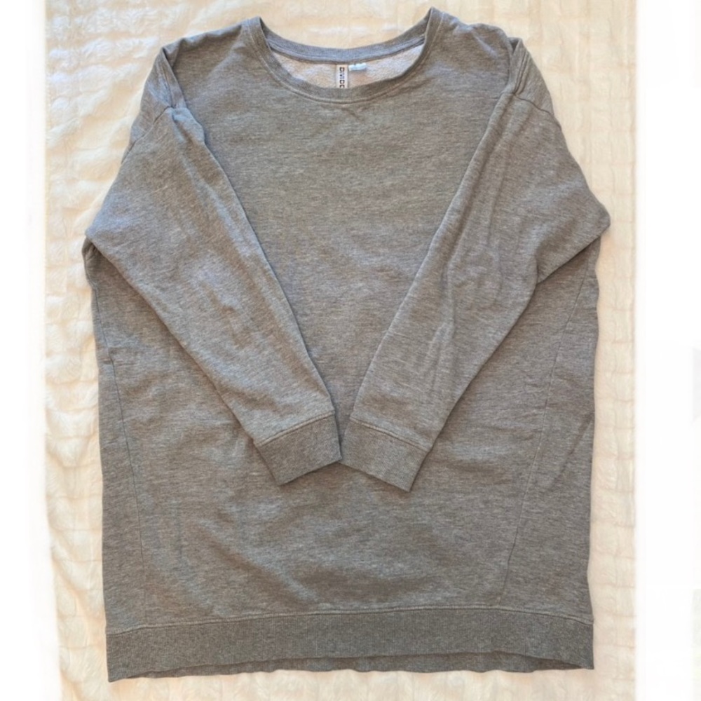 H&M crew neck sweatshirt ✨5 for 25✨